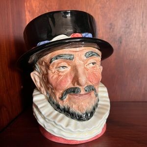 Vintage Royal Doulton Beefeater mug- large